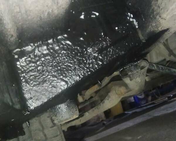 Черный Мерседес Вито, объемом двигателя 2.15 л и пробегом 470 тыс. км за 6750 $, фото 18 на Automoto.ua