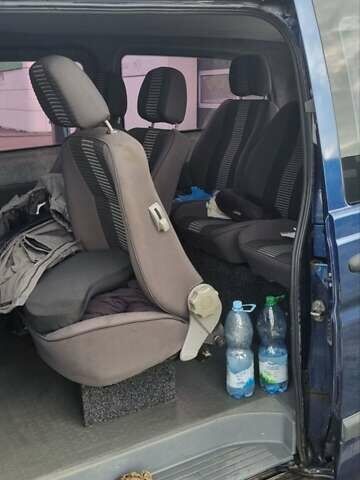 Черный Мерседес Вито, объемом двигателя 2.15 л и пробегом 470 тыс. км за 6750 $, фото 17 на Automoto.ua