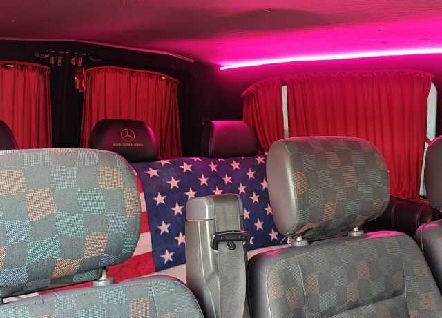 Черный Мерседес Вито, объемом двигателя 2.2 л и пробегом 396 тыс. км за 6700 $, фото 5 на Automoto.ua