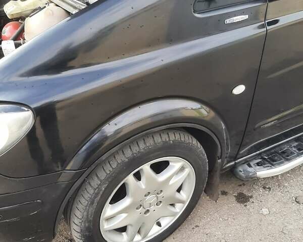 Черный Мерседес Вито, объемом двигателя 2.15 л и пробегом 420 тыс. км за 8500 $, фото 19 на Automoto.ua