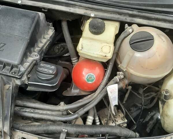 Черный Мерседес Вито, объемом двигателя 2.15 л и пробегом 420 тыс. км за 8500 $, фото 14 на Automoto.ua