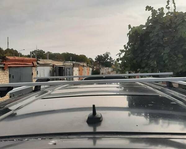 Черный Мерседес Вито, объемом двигателя 2.15 л и пробегом 420 тыс. км за 8500 $, фото 22 на Automoto.ua