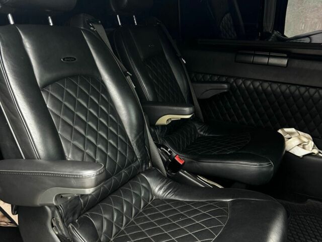 Черный Мерседес Вито, объемом двигателя 2.1 л и пробегом 300 тыс. км за 12700 $, фото 9 на Automoto.ua