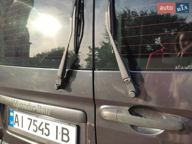 Черный Мерседес Вито, объемом двигателя 2.15 л и пробегом 375 тыс. км за 7500 $, фото 13 на Automoto.ua