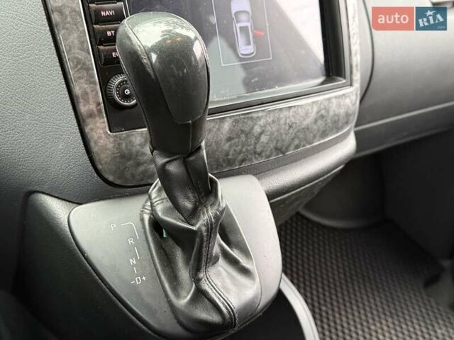 Черный Мерседес Вито, объемом двигателя 2.15 л и пробегом 300 тыс. км за 7300 $, фото 16 на Automoto.ua