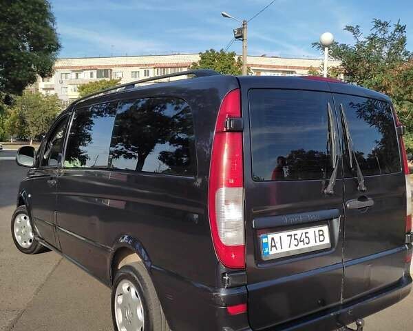 Черный Мерседес Вито, объемом двигателя 2.15 л и пробегом 375 тыс. км за 7500 $, фото 5 на Automoto.ua