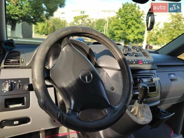 Черный Мерседес Вито, объемом двигателя 2.15 л и пробегом 375 тыс. км за 7500 $, фото 10 на Automoto.ua