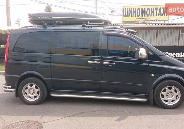 Черный Мерседес Вито, объемом двигателя 2.15 л и пробегом 319 тыс. км за 12000 $, фото 2 на Automoto.ua