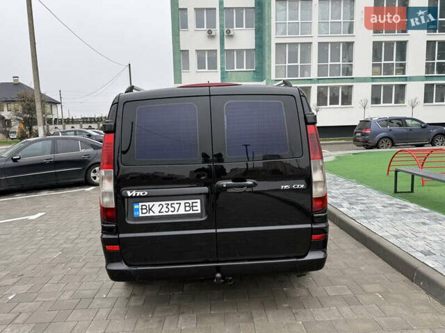 Черный Мерседес Вито, объемом двигателя 2.2 л и пробегом 256 тыс. км за 7800 $, фото 4 на Automoto.ua