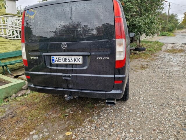 Черный Мерседес Вито, объемом двигателя 2.1 л и пробегом 500 тыс. км за 5500 $, фото 1 на Automoto.ua