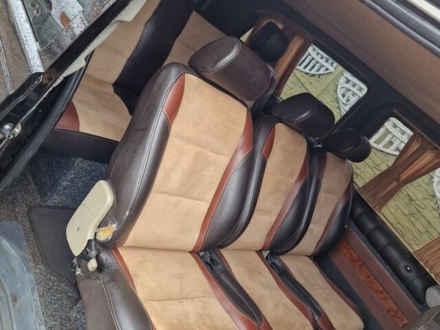 Черный Мерседес Вито, объемом двигателя 2.1 л и пробегом 500 тыс. км за 5500 $, фото 4 на Automoto.ua