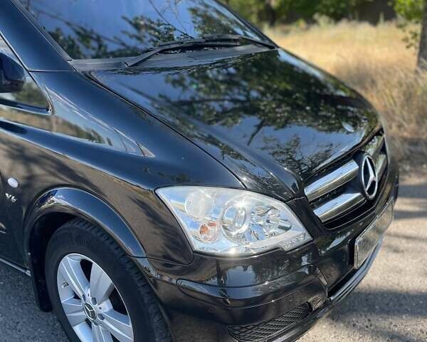 Черный Мерседес Вито, объемом двигателя 2.99 л и пробегом 396 тыс. км за 16000 $, фото 22 на Automoto.ua