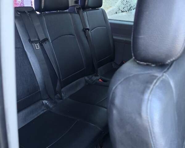 Черный Мерседес Вито, объемом двигателя 2.15 л и пробегом 544 тыс. км за 12000 $, фото 1 на Automoto.ua