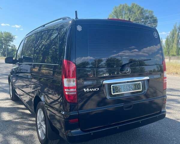Черный Мерседес Вито, объемом двигателя 2.99 л и пробегом 396 тыс. км за 16000 $, фото 1 на Automoto.ua