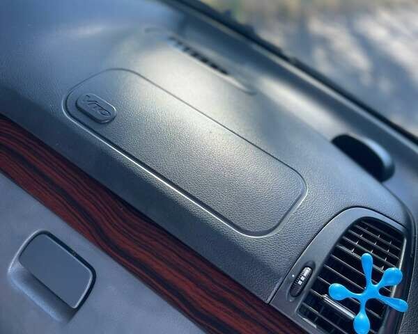 Черный Мерседес Вито, объемом двигателя 2.99 л и пробегом 396 тыс. км за 16000 $, фото 20 на Automoto.ua