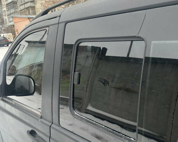 Чорний Мерседес Віто, об'ємом двигуна 2.15 л та пробігом 480 тис. км за 9100 $, фото 17 на Automoto.ua