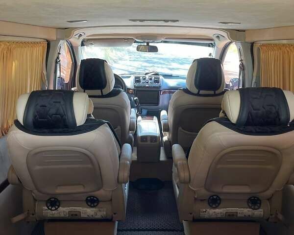 Черный Мерседес Вито, объемом двигателя 2.99 л и пробегом 396 тыс. км за 16000 $, фото 12 на Automoto.ua