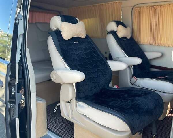 Черный Мерседес Вито, объемом двигателя 2.99 л и пробегом 396 тыс. км за 16000 $, фото 2 на Automoto.ua