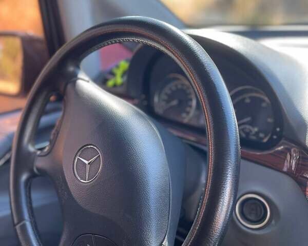 Черный Мерседес Вито, объемом двигателя 2.99 л и пробегом 396 тыс. км за 16000 $, фото 19 на Automoto.ua