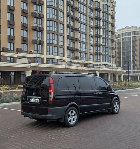 Черный Мерседес Вито, объемом двигателя 2.15 л и пробегом 565 тыс. км за 9000 $, фото 6 на Automoto.ua