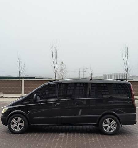 Черный Мерседес Вито, объемом двигателя 2.15 л и пробегом 565 тыс. км за 9000 $, фото 3 на Automoto.ua