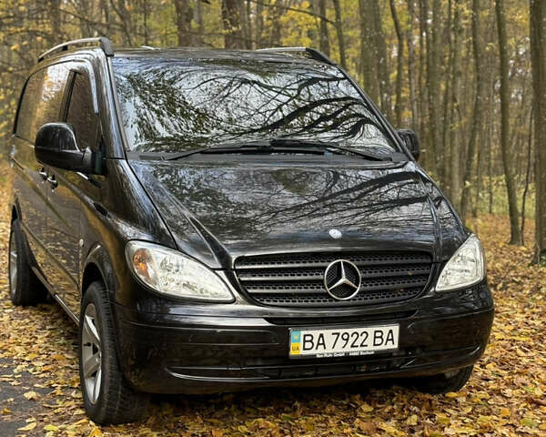 Черный Мерседес Вито, объемом двигателя 2.15 л и пробегом 330 тыс. км за 12000 $, фото 5 на Automoto.ua