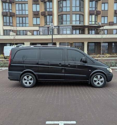 Черный Мерседес Вито, объемом двигателя 2.15 л и пробегом 565 тыс. км за 9000 $, фото 7 на Automoto.ua