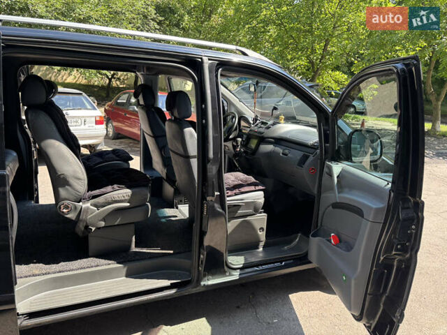 Черный Мерседес Вито, объемом двигателя 2.99 л и пробегом 328 тыс. км за 11200 $, фото 3 на Automoto.ua