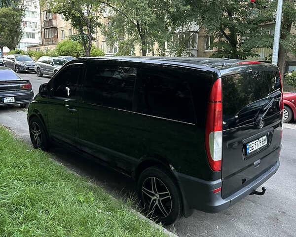 Черный Мерседес Вито, объемом двигателя 3 л и пробегом 453 тыс. км за 13000 $, фото 4 на Automoto.ua