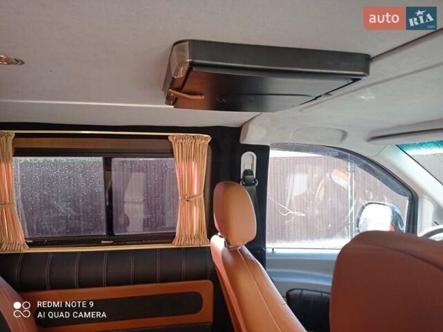 Черный Мерседес Вито, объемом двигателя 2.15 л и пробегом 365 тыс. км за 12500 $, фото 19 на Automoto.ua