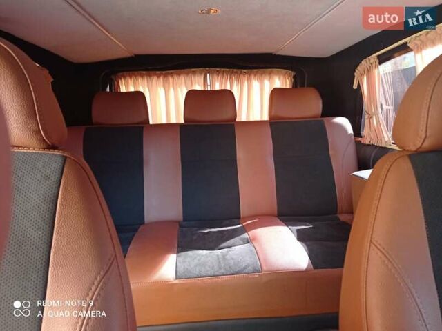 Черный Мерседес Вито, объемом двигателя 2.15 л и пробегом 365 тыс. км за 12500 $, фото 13 на Automoto.ua