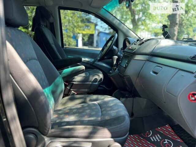 Черный Мерседес Вито, объемом двигателя 2.2 л и пробегом 290 тыс. км за 11999 $, фото 29 на Automoto.ua