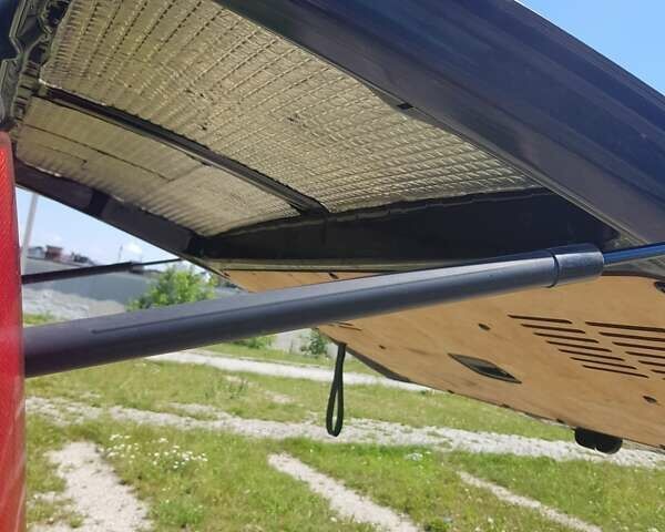 Черный Мерседес Вито, объемом двигателя 2.2 л и пробегом 999 тыс. км за 9500 $, фото 29 на Automoto.ua