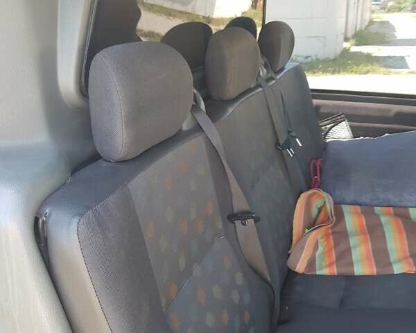 Черный Мерседес Вито, объемом двигателя 2.2 л и пробегом 999 тыс. км за 9500 $, фото 19 на Automoto.ua