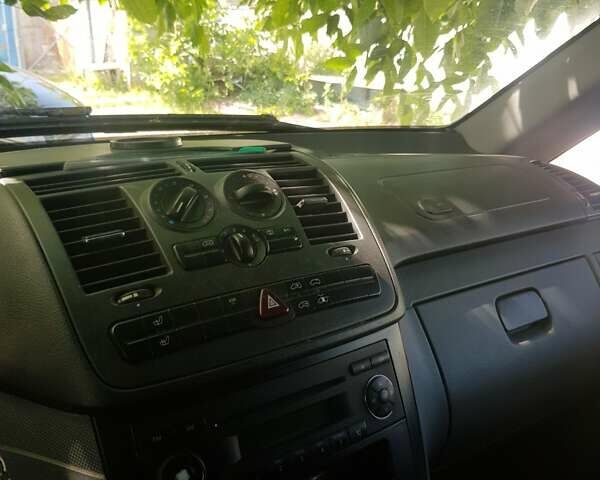 Черный Мерседес Вито, объемом двигателя 2.2 л и пробегом 999 тыс. км за 9500 $, фото 15 на Automoto.ua