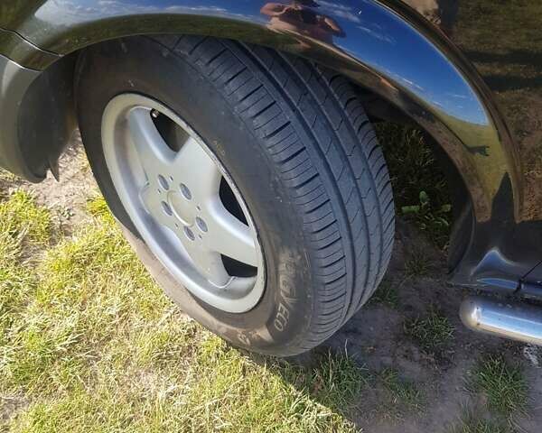 Черный Мерседес Вито, объемом двигателя 2.2 л и пробегом 999 тыс. км за 9500 $, фото 49 на Automoto.ua