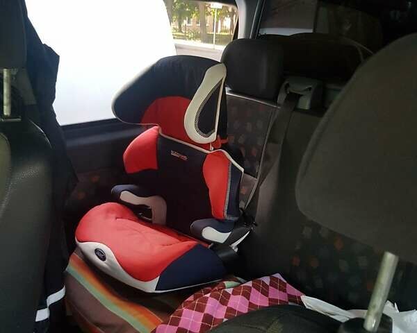 Черный Мерседес Вито, объемом двигателя 2.2 л и пробегом 999 тыс. км за 9500 $, фото 33 на Automoto.ua