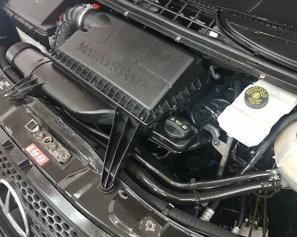 Черный Мерседес Вито, объемом двигателя 2.2 л и пробегом 999 тыс. км за 9500 $, фото 46 на Automoto.ua