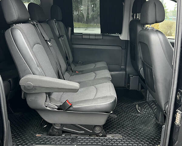 Черный Мерседес Вито, объемом двигателя 2.2 л и пробегом 390 тыс. км за 18000 $, фото 12 на Automoto.ua