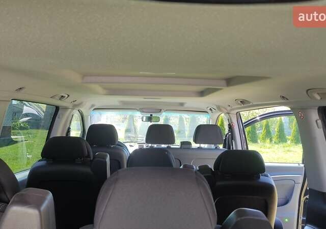 Черный Мерседес Вито, объемом двигателя 2.14 л и пробегом 350 тыс. км за 15800 $, фото 5 на Automoto.ua