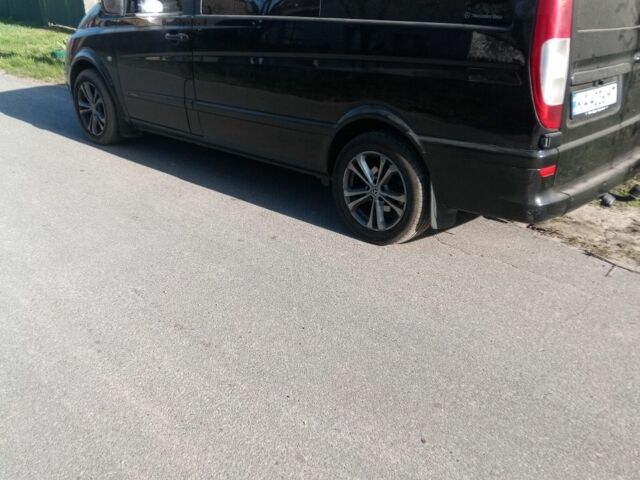 Черный Мерседес Вито, объемом двигателя 2.1 л и пробегом 400 тыс. км за 286 $, фото 3 на Automoto.ua