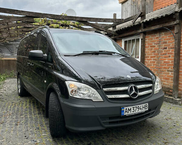 Черный Мерседес Вито, объемом двигателя 2.14 л и пробегом 325 тыс. км за 15300 $, фото 2 на Automoto.ua