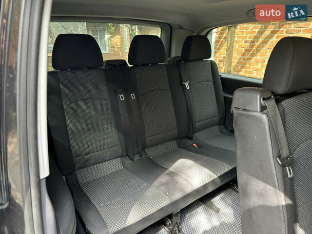 Черный Мерседес Вито, объемом двигателя 2.14 л и пробегом 325 тыс. км за 15300 $, фото 9 на Automoto.ua