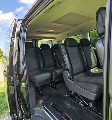 Черный Мерседес Вито, объемом двигателя 2.1 л и пробегом 220 тыс. км за 12500 $, фото 5 на Automoto.ua