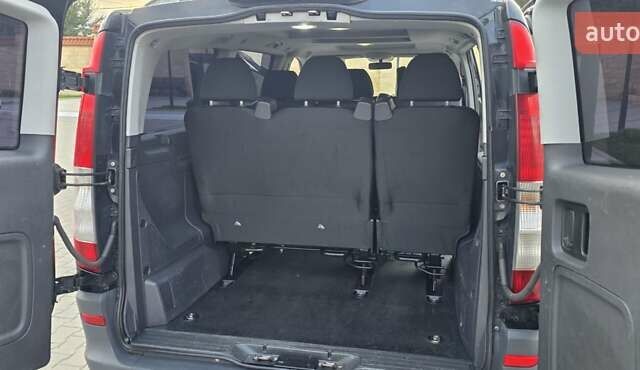 Черный Мерседес Вито, объемом двигателя 2.14 л и пробегом 348 тыс. км за 18000 $, фото 14 на Automoto.ua