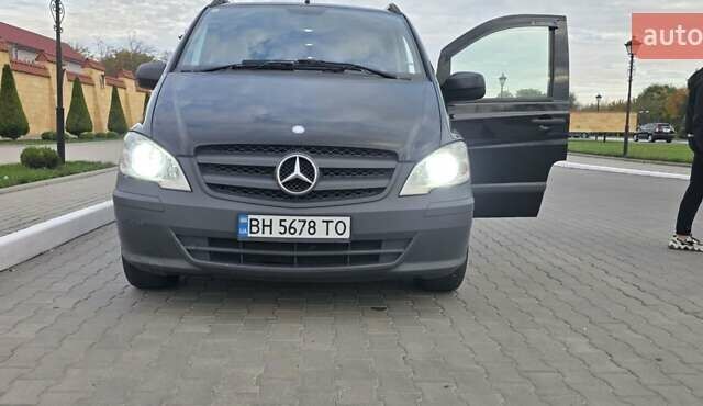 Черный Мерседес Вито, объемом двигателя 2.14 л и пробегом 348 тыс. км за 18000 $, фото 4 на Automoto.ua