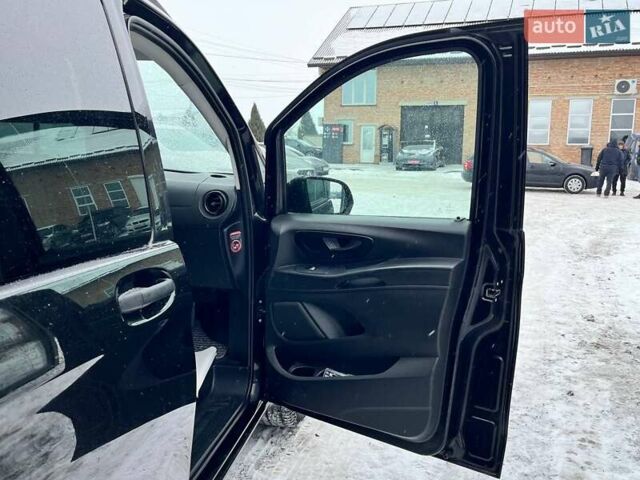 Чорний Мерседес Віто, об'ємом двигуна 2.2 л та пробігом 131 тис. км за 22000 $, фото 24 на Automoto.ua