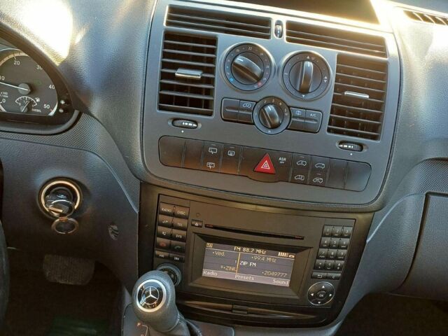 Черный Мерседес Вито, объемом двигателя 2.2 л и пробегом 228 тыс. км за 9400 $, фото 15 на Automoto.ua