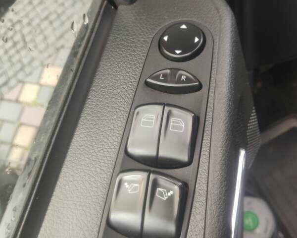 Чорний Мерседес Віто, об'ємом двигуна 2.14 л та пробігом 325 тис. км за 24999 $, фото 21 на Automoto.ua