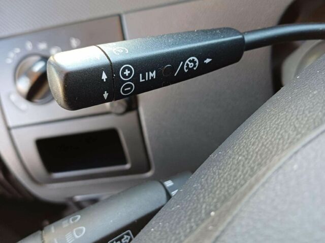 Черный Мерседес Вито, объемом двигателя 2.2 л и пробегом 228 тыс. км за 9400 $, фото 14 на Automoto.ua